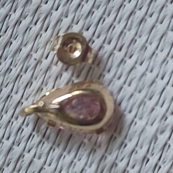 585 14K Gold Light Lavender Amethyst Stone Earrings - Picture 2 of 4